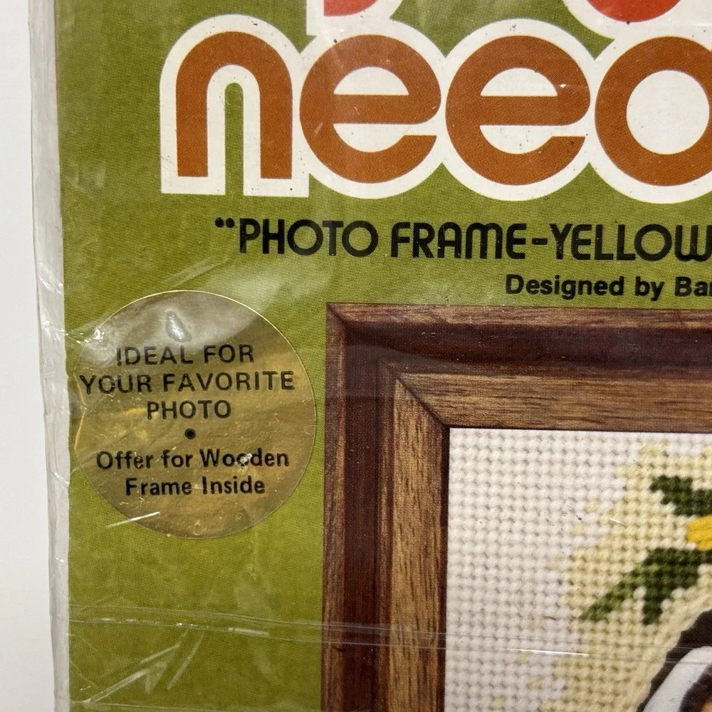 Vintage Sunset Jiffy Needlepoint Wedding & Daisies Photo Frame‎ Kit #5614 NOS